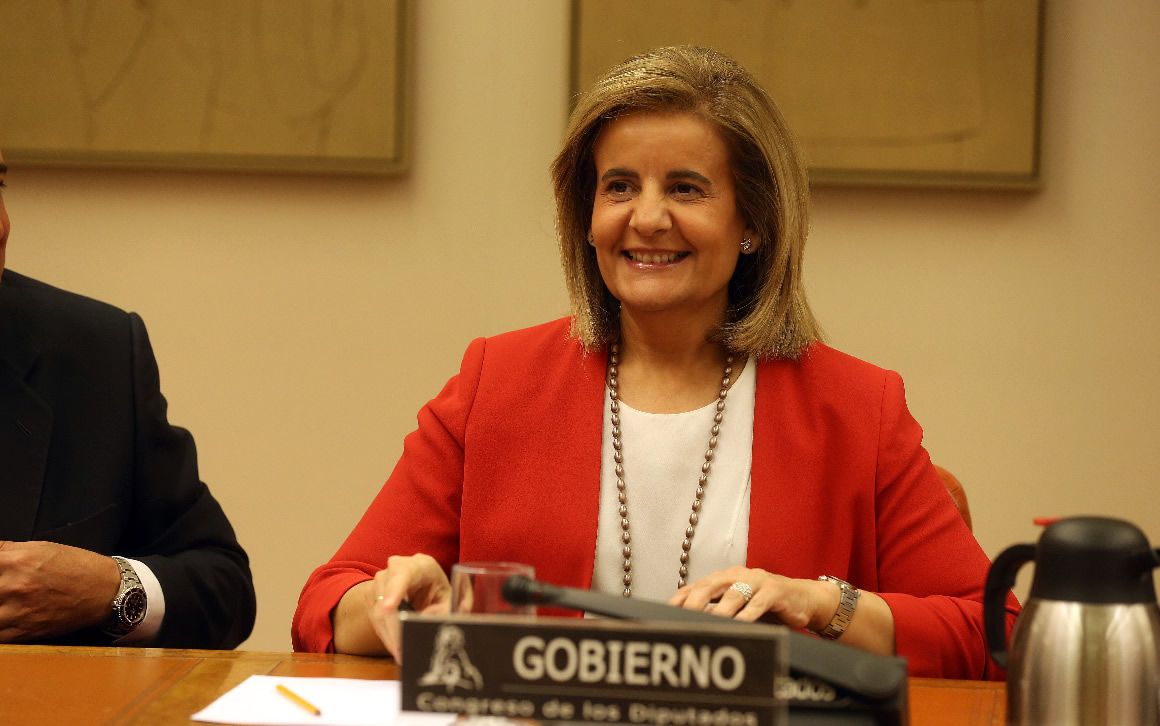 Fallece exministra de Sanidad Fátima Báñez en accidente ferroviario