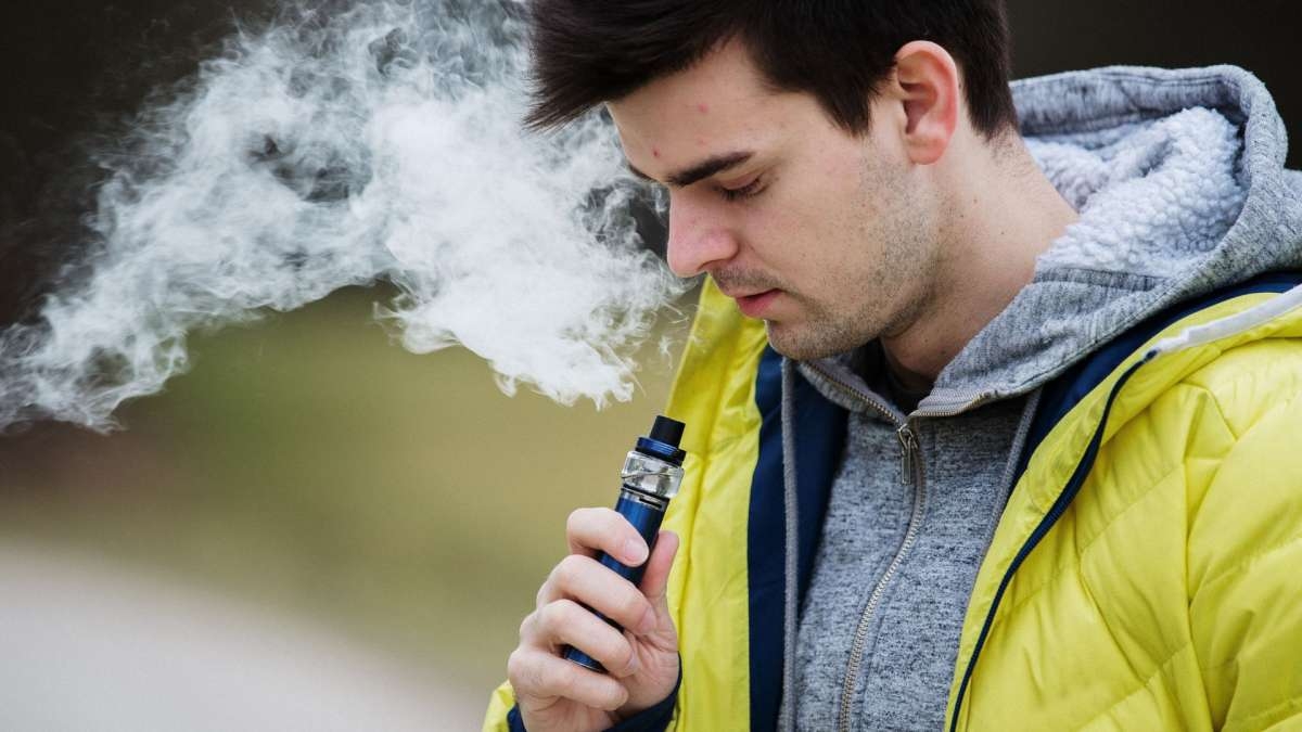 consecuencias de fumar vape Vapers: los efectos de vapear en la salud