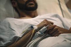 La mortalidad desciende un 7,2% en España: cáncer y enfermedades cardiovasculares, principales causas