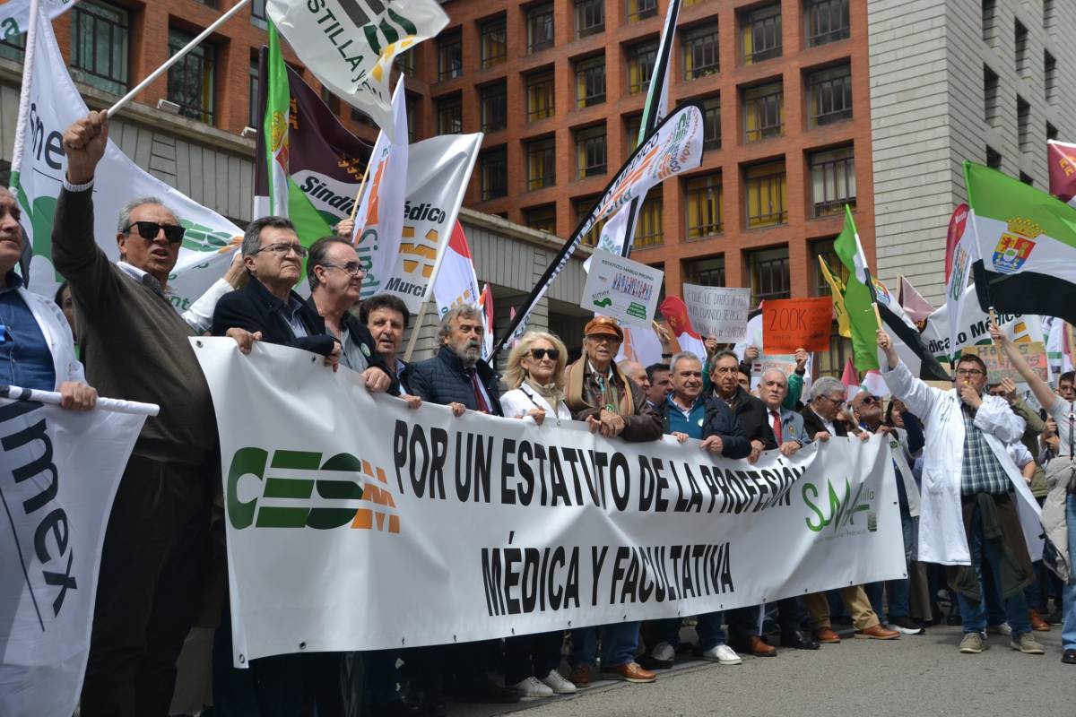 El Foro de la Profesión Médica respalda las cuatro jornadas de huelga contra el borrador del Estatuto Marco