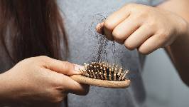 ¿Sabías que tu pelo también nota el paso de los años?