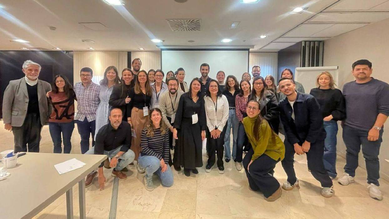 Los nefrólogos exigen mejorar el abordaje y la atención del embarazo en mujeres con enfermedad renal crónica 