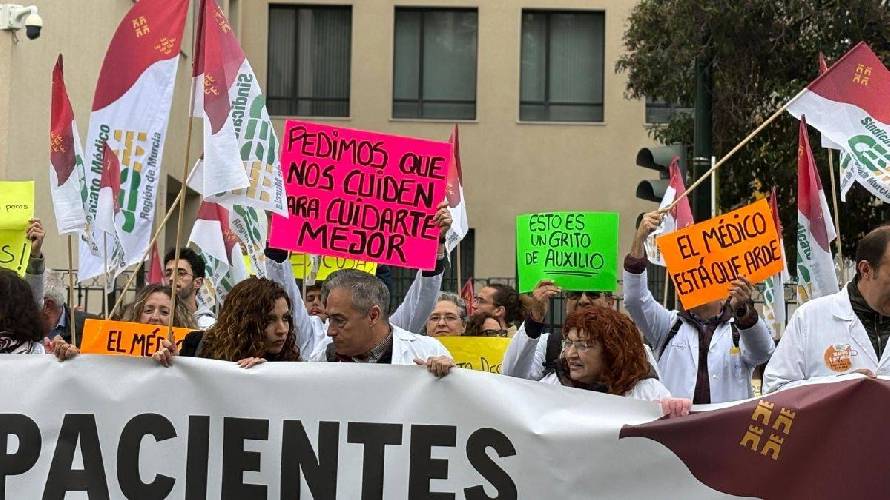 Cuarta jornada de huelga médica sin acuerdo con Sanidad y con miles de consultas y cirugías suspendidas