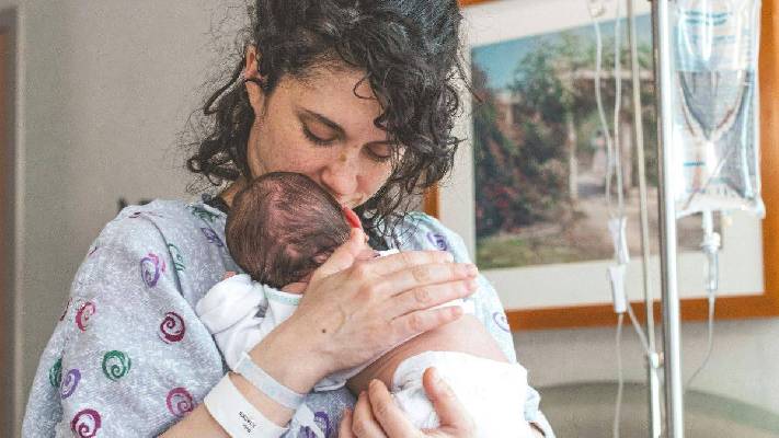 Maternidad y caída capilar: ¿Cuándo debemos preocuparnos?