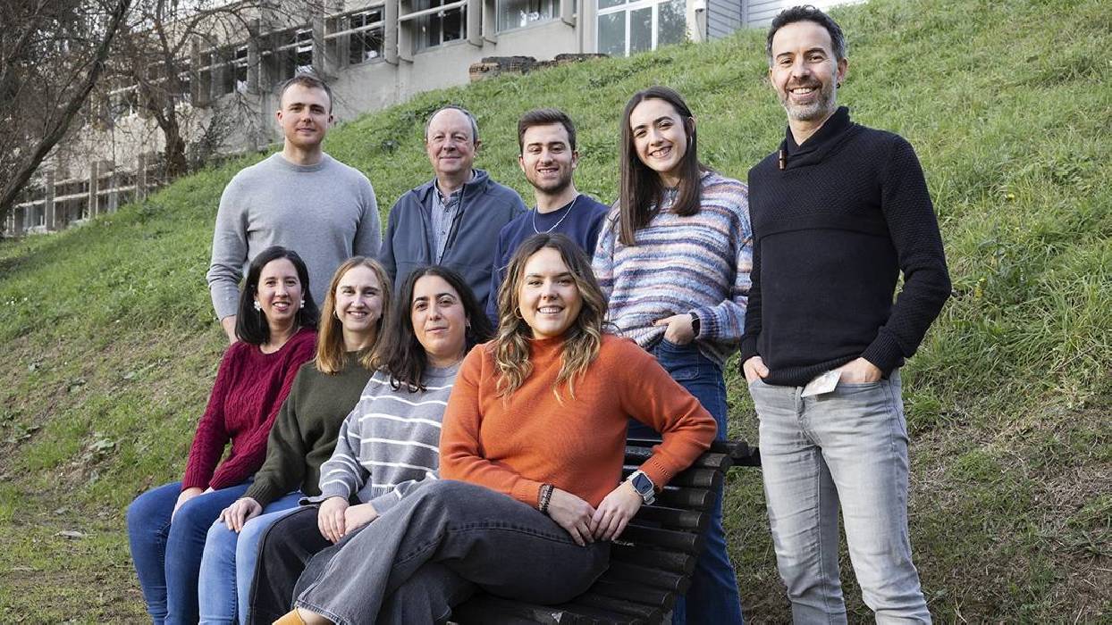 Investigadores vascos descubren que un hongo del cuerpo humano añade agresividad al melanoma