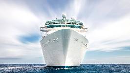 Alarma en Burdeos: 1.700 personas confinadas en un crucero tras la muerte de un pasajero y un brote masivo