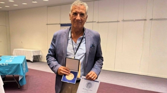 El Dr. Manel Puig-Domingo recibe el máximo reconocimiento europeo en neuroendocrinología