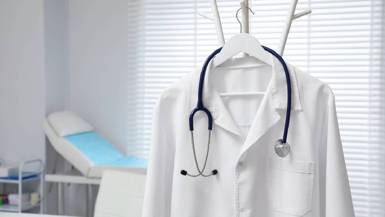 La jubilación anticipada se puede “comer” hasta un 21% de la pensión del médico