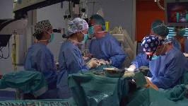 Los hospitales públicos de Baleares atienden cerca de 11.950 consultas y 580 operaciones más que el verano pasado
